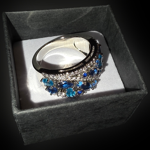 Blue Gemstone Ring - Picture 5 of 6